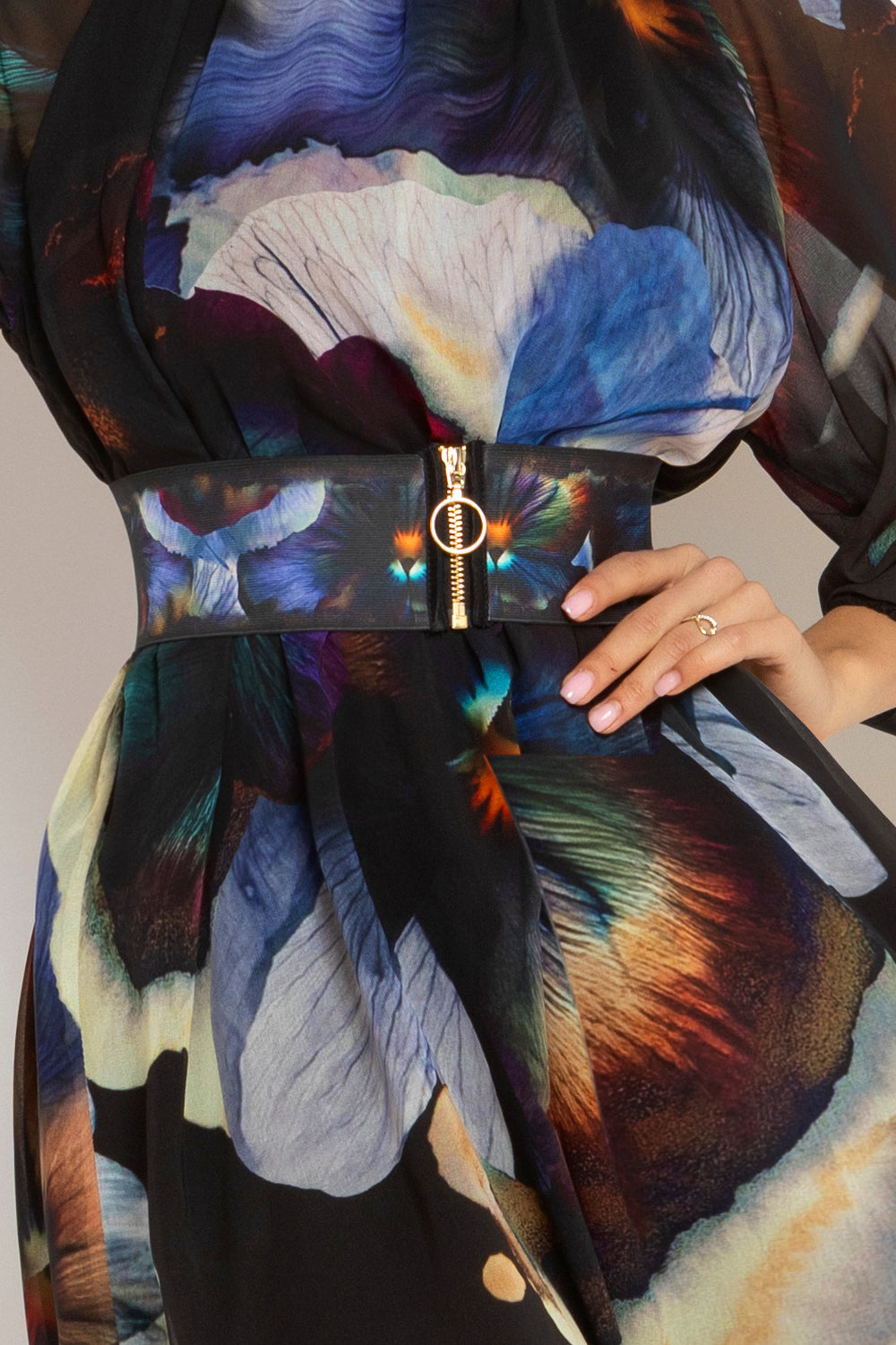 СВОБОДНА РОКЛЯ  ОТ ФРЕНСКИ ШИФОН С РЕГЛАН РЪКАВ И ВРЪЗКА НА ГЪРБА - VIOLET