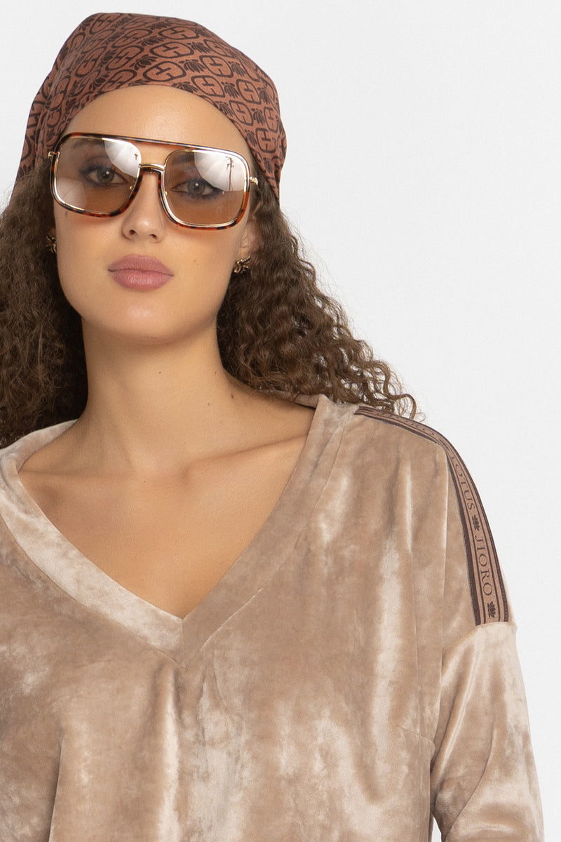 LOOSE SQUARE-CUT VELVET BLOUSE IN BEIGE - ESSENTIALS JIORO СВОБОДНА БЛУЗА ОТ КАДИФЕ В БЕЖОВО - ESSENTIALS JIORO