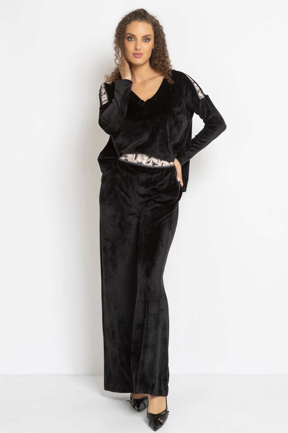 LOOSE SQUARE-CUT VELVET BLOUSE IN BLACK - ESSENTIALS