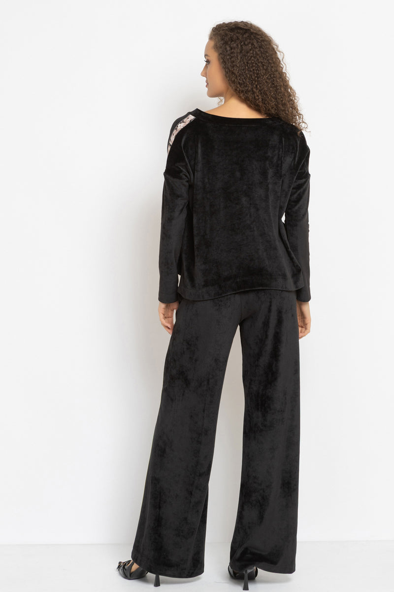 LOOSE SQUARE-CUT VELVET BLOUSE IN BLACK - ESSENTIALS