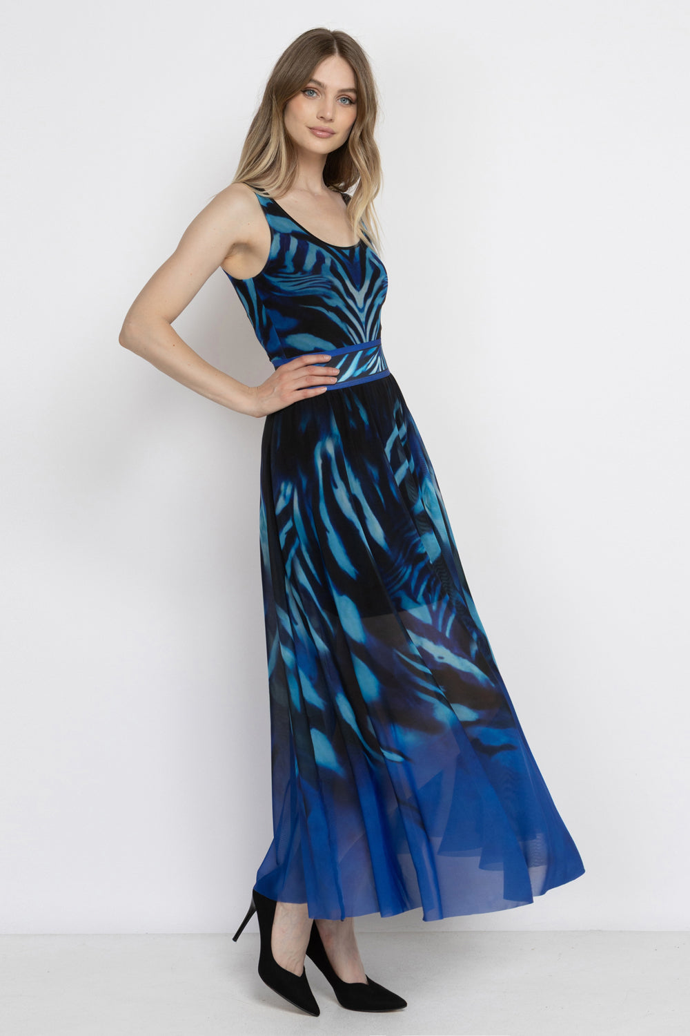 FLARED MESH SKIRT WITH MODAL LINING - SHADES OF BLUE