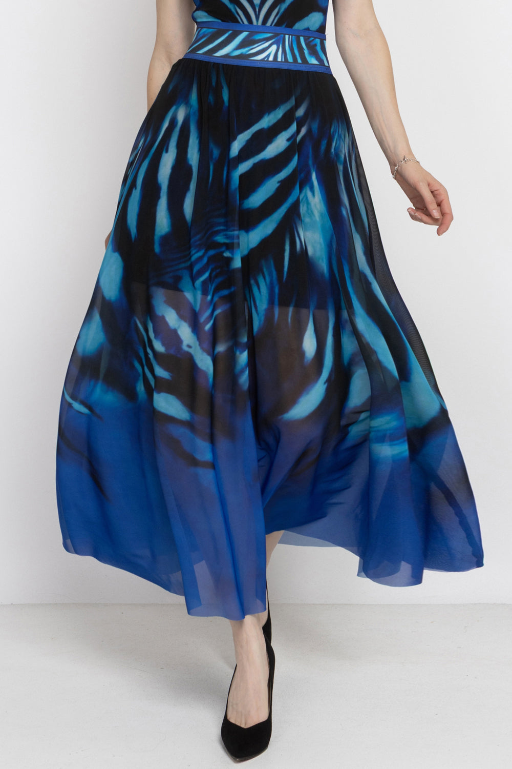 FLARED MESH SKIRT WITH MODAL LINING - SHADES OF BLUE