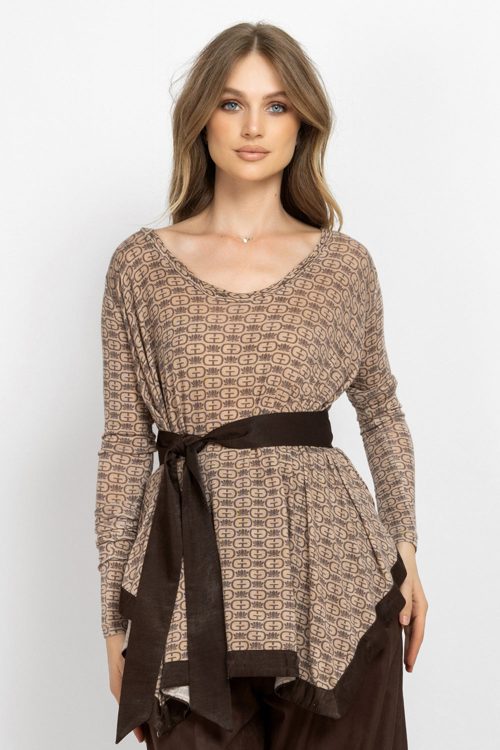 АСИМЕТРИЧНА ТУНИКА ОТ МОДАЛ С КОЛАН - MOCHA MOUSSE LOGO