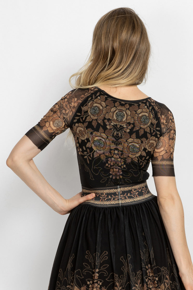 SHORT-SLEEVE MESH BODYSUIT WITH MODAL LINING - GOLDEN ROSES JIORO  МРЕЖЕСТО БОДИ С КЪС РЪКАВ И ПОДПЛАТА ОТ МОДАЛ - GOLDEN ROSES JIORO