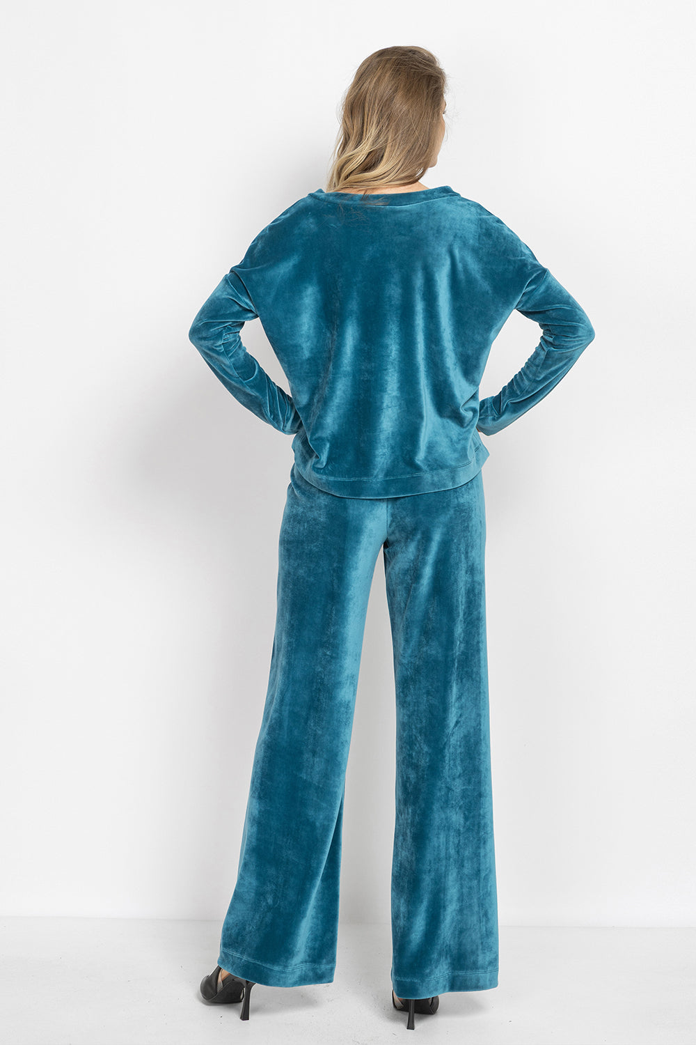DUSTY TEAL VELVET WIDE-LEG PANTS WITH SHADES OF BLUE WAISTBAND - ESSENTIALS JIORO ШИРОК ПАНТАЛОН ОТ КАДИФЕ В ЦВЯТ ТИЙЛ С ЛАСТИК SHADES OF BLUE - ESSENTIALS JIORO