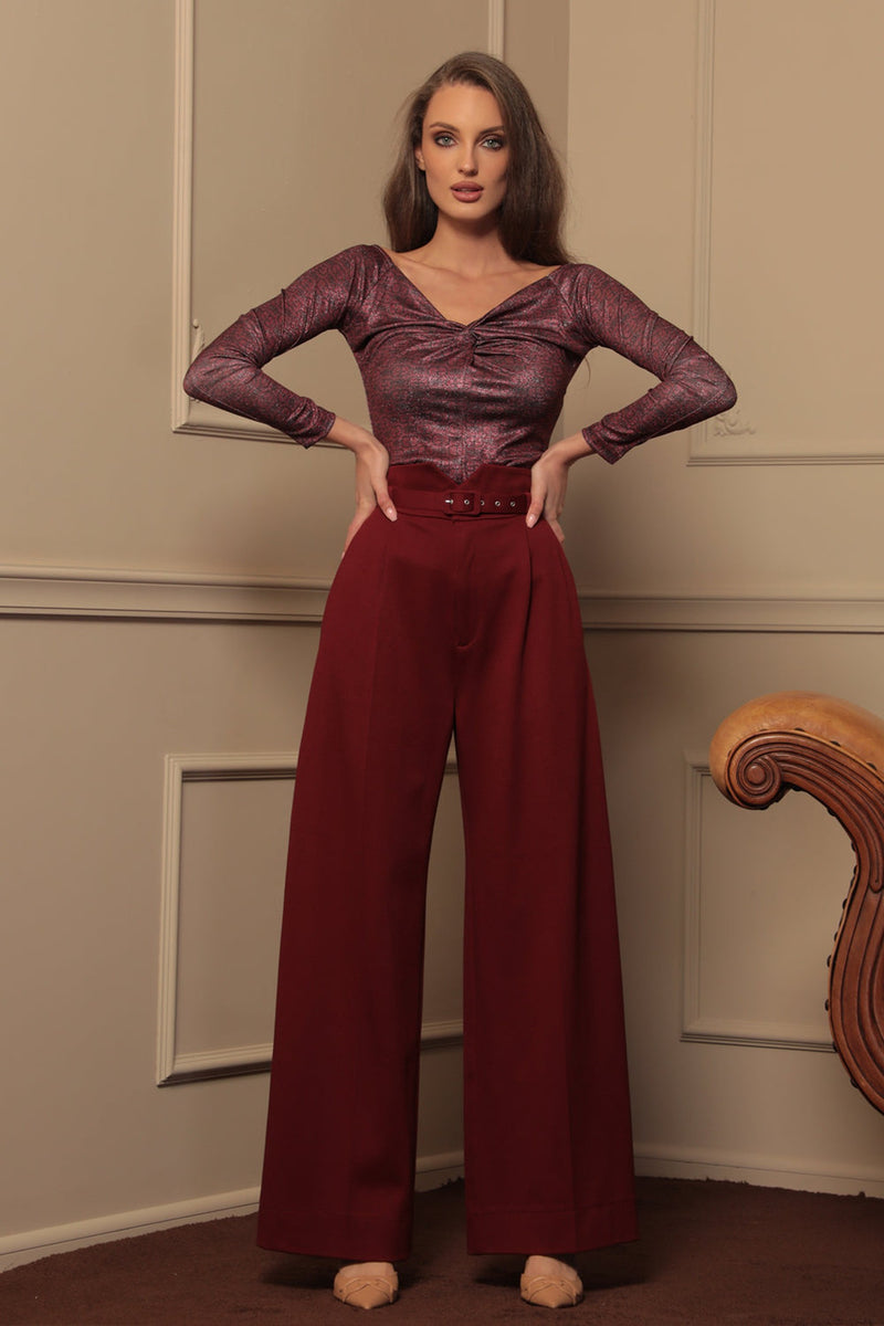 TOP WITH TWIST DETAIL AND LONG SLEEVES - BURGUNDY LOGO