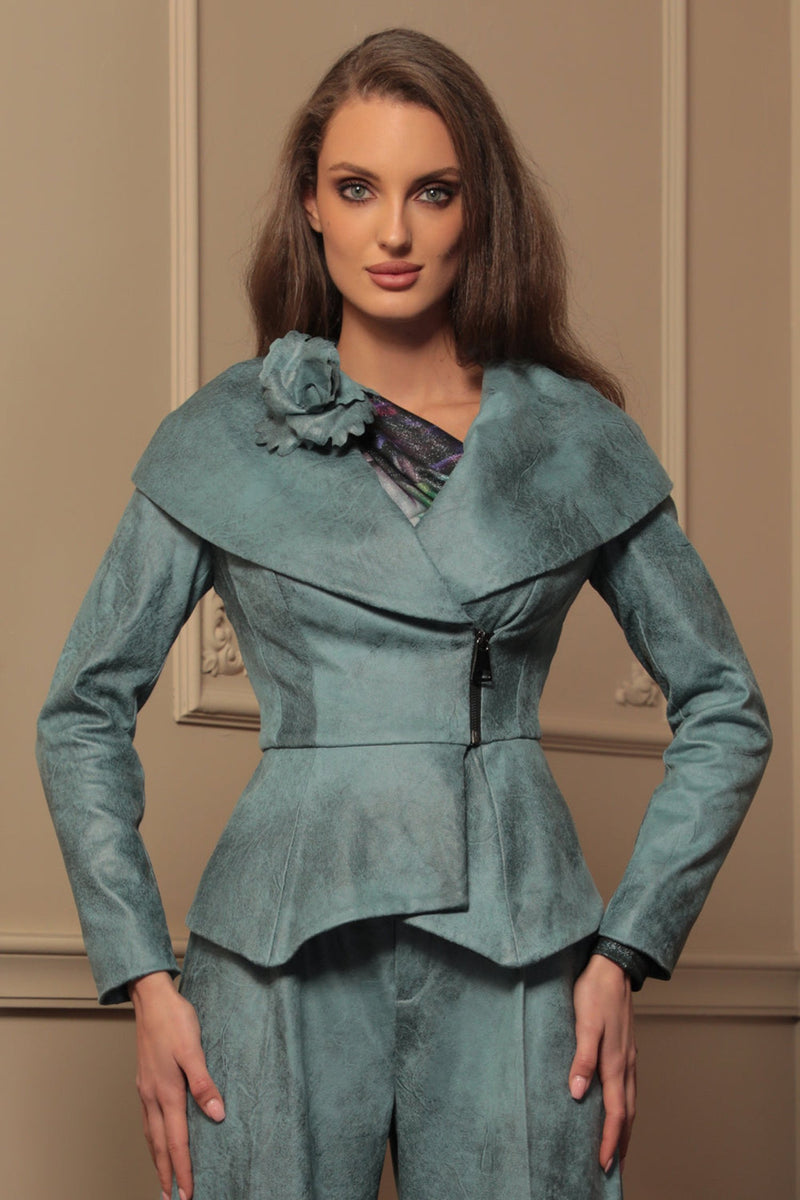 SUEDE-LOOK BLAZER WITH ASYMMETRICAL CLOSURE  IN BLUE - ESSENTIALS JIORO БЛЕЙЗЕР С ШАЛ ЯКА ОТ ВЕЛУР В АЗУРНО СИНЬО - ESSENTIALS JIORO