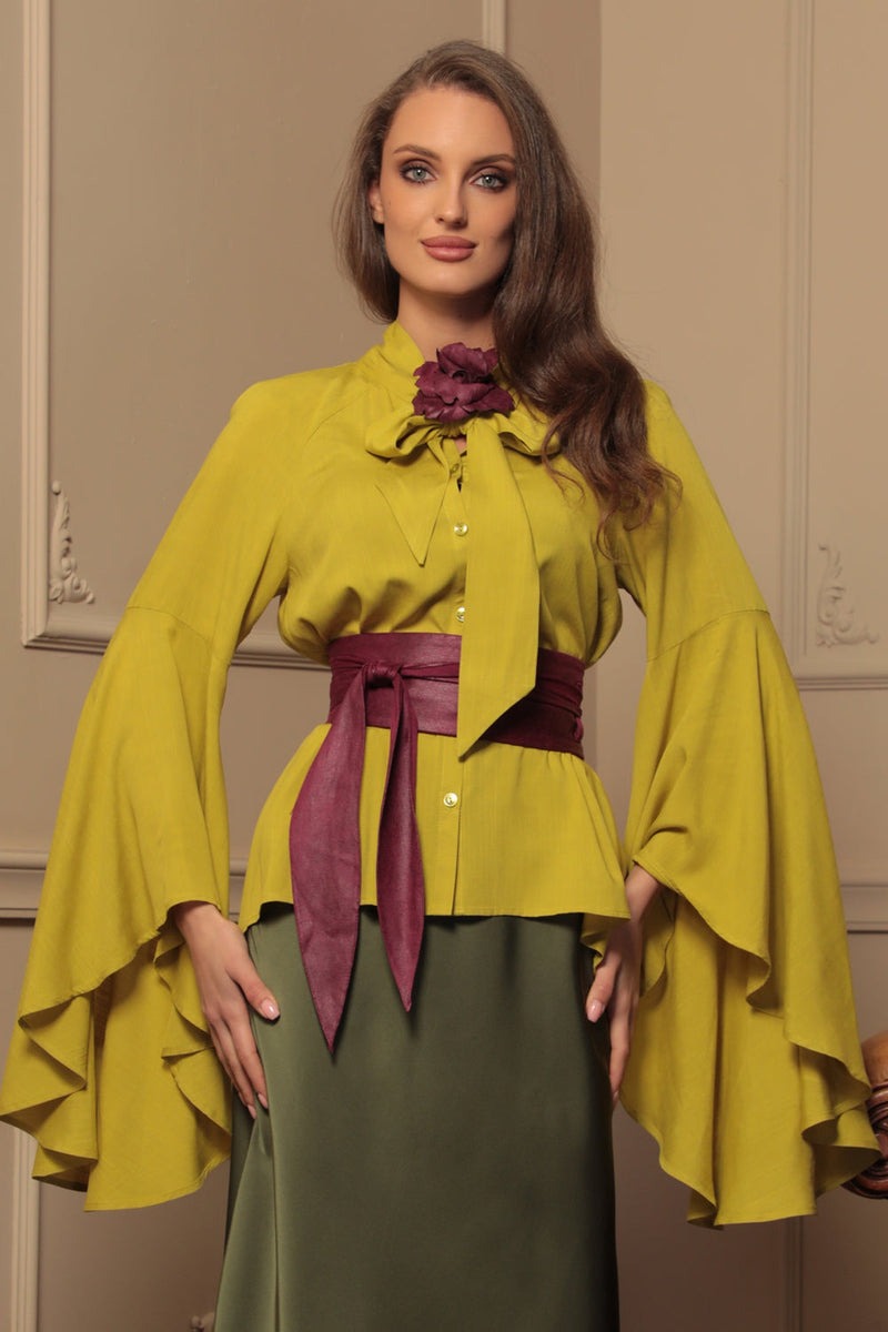 YELLOW ORCHE VISCOSE BLOUSE WITH FLARED SLEEVES - ESSENTIALS JIORO РИЗА ОТ ЗЕЛЕНА ВИСКОЗА С КЛОШ РЪКАВИ - ESSENTIALS JIORO