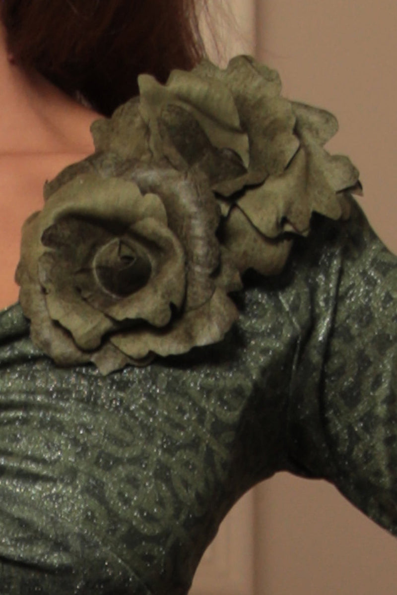 MEDIUM SUEDE-LOOK GREEN ROSE BROOCH