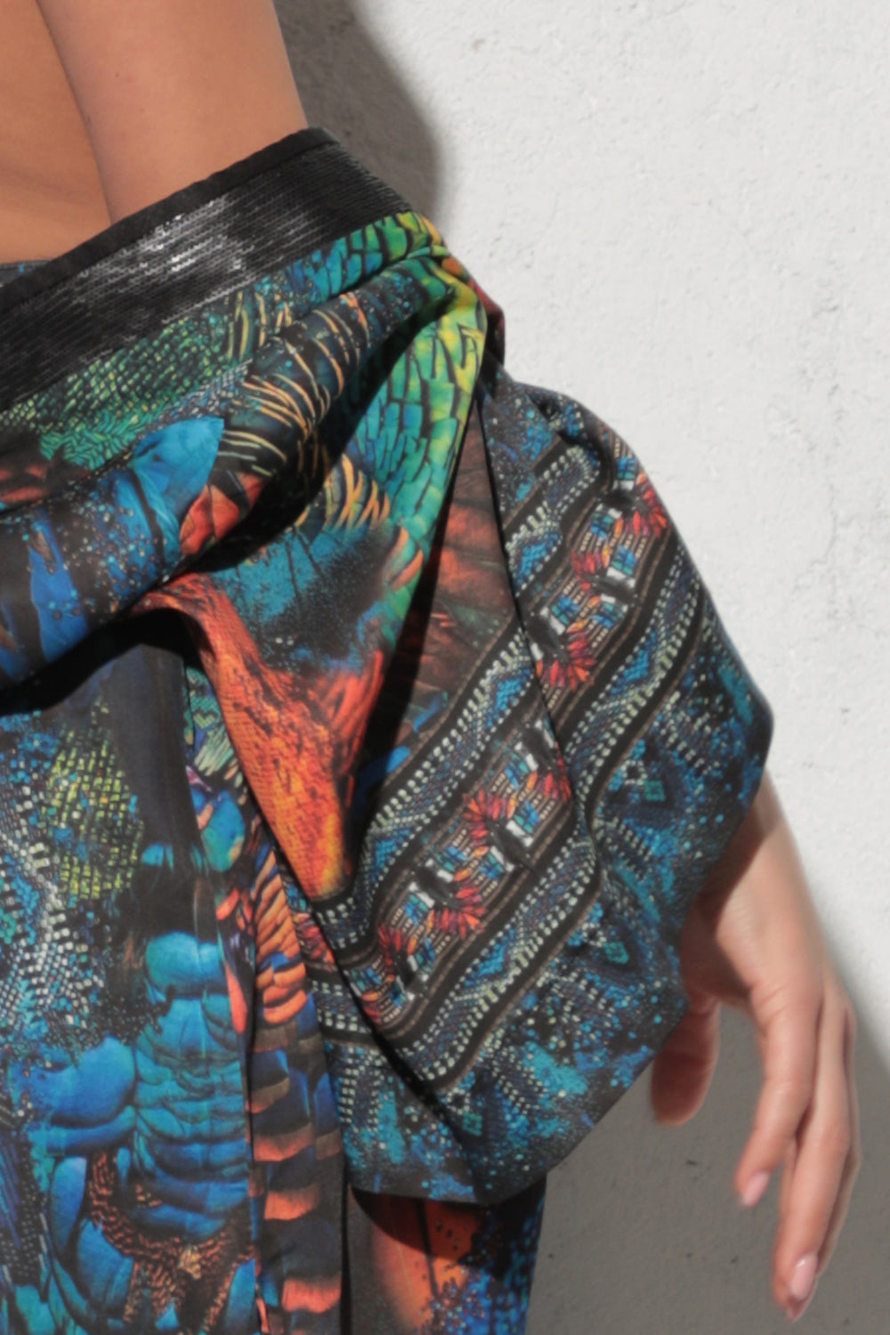 CROPPED VISCOSE KIMONO WITH ELASTIC BELT- AMAZONIA