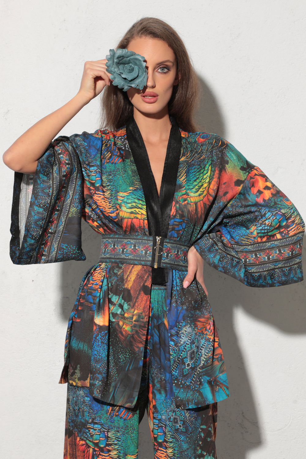 CROPPED VISCOSE KIMONO WITH ELASTIC BELT- AMAZONIA
