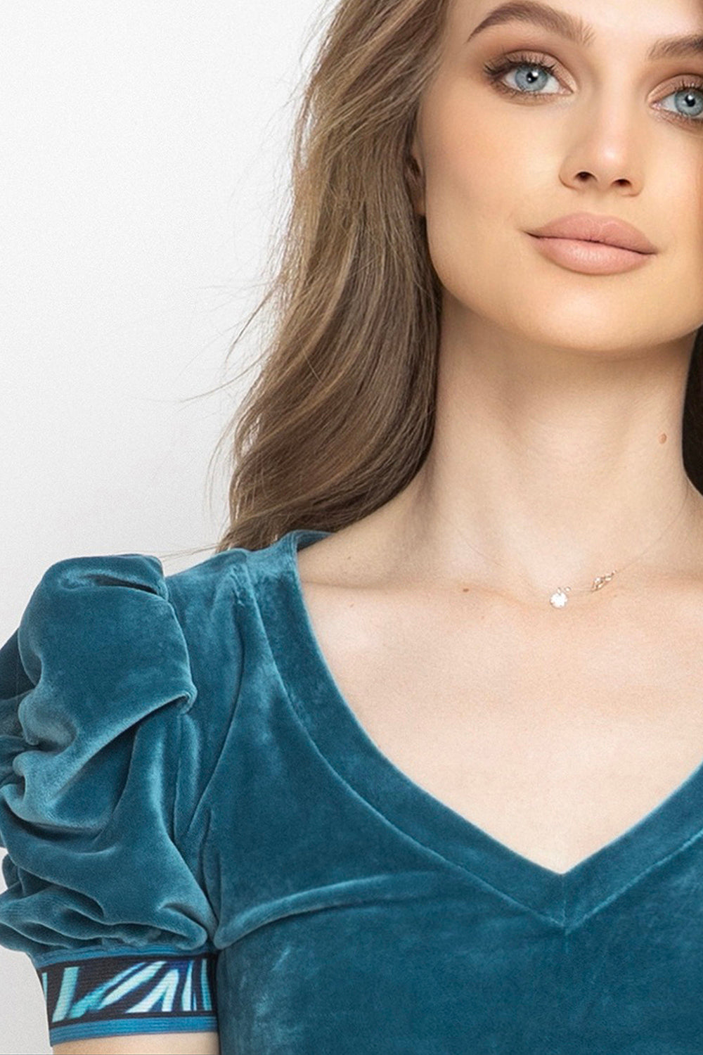 DUSTY TEAL V-NECK VELVET TOP WITH PUFF SLEEVES SHADES OF BLUE TRIM- ESSENTIALS JIORO БЛУЗА ОТ КАДИФЕ В ЦВЯТ ТИЙЛ С V-ДЕКОЛТЕ И НАБРАНИ РЪКАВИ SHADES OF BLUE - ESSENTIALS JIORO