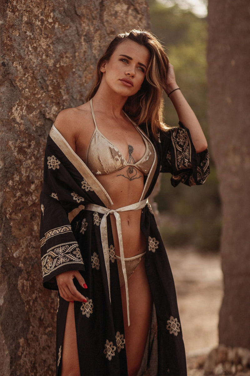 КИМОНО СЪС ЗЛАТНИ БРОДЕРИИ В ЧЕРЕН ПОПЛИН - ESSENTIALS