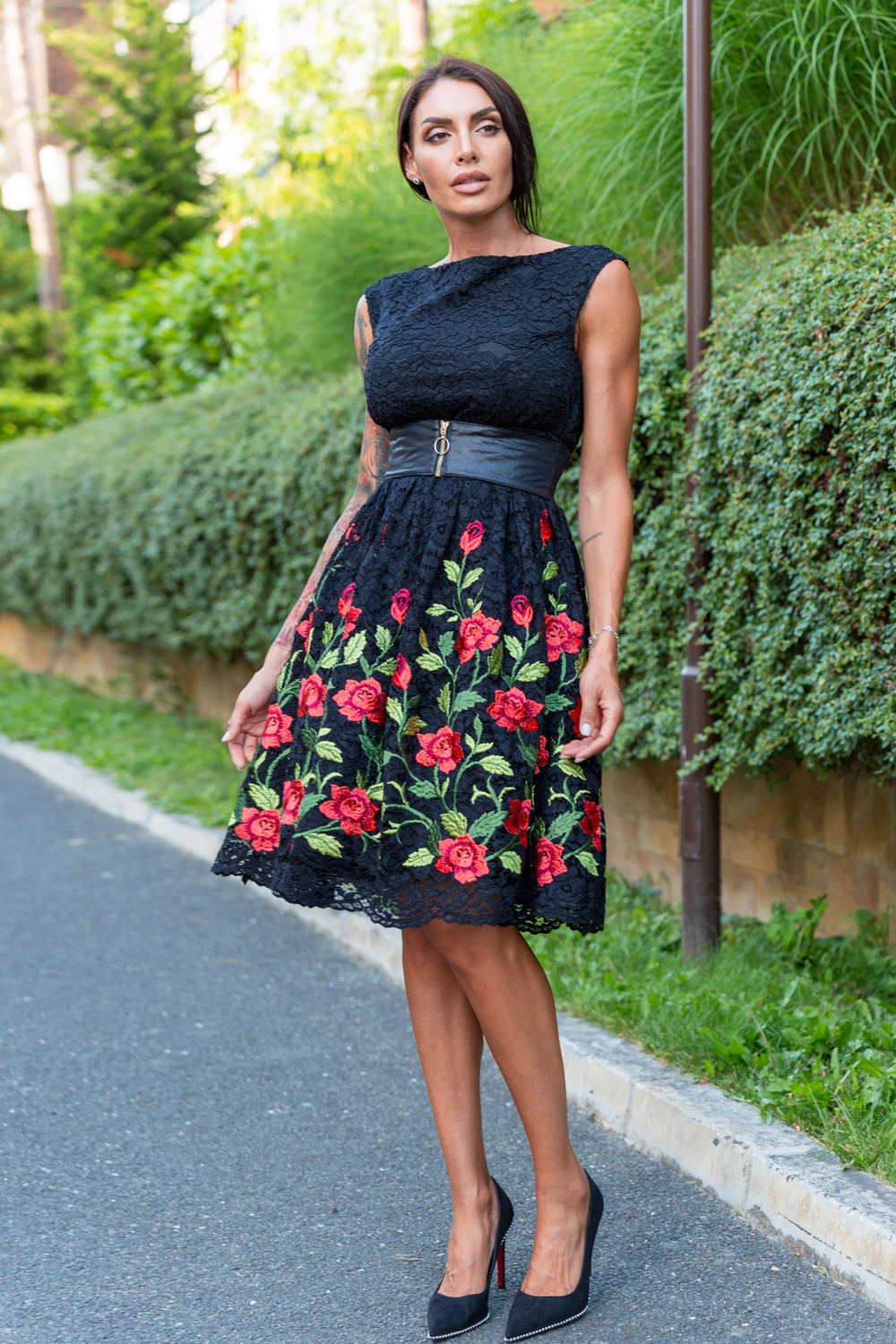 BOAT NECK DRESS IN BLACK LACE WITH EMBROIDERIES - ESSENTIALS