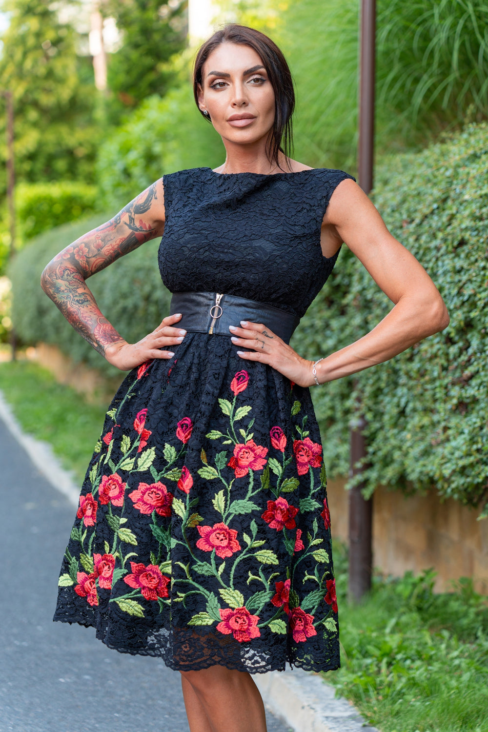 BOAT NECK DRESS IN BLACK LACE WITH EMBROIDERIES - ESSENTIALS