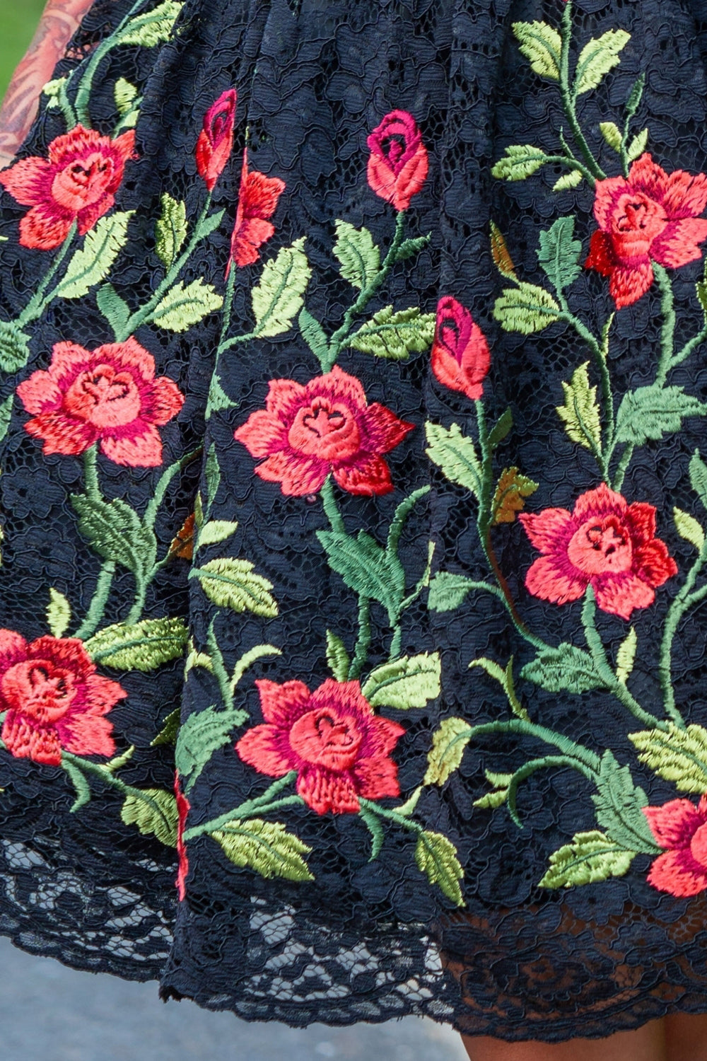 BOAT NECK DRESS IN BLACK LACE WITH EMBROIDERIES - ESSENTIALS