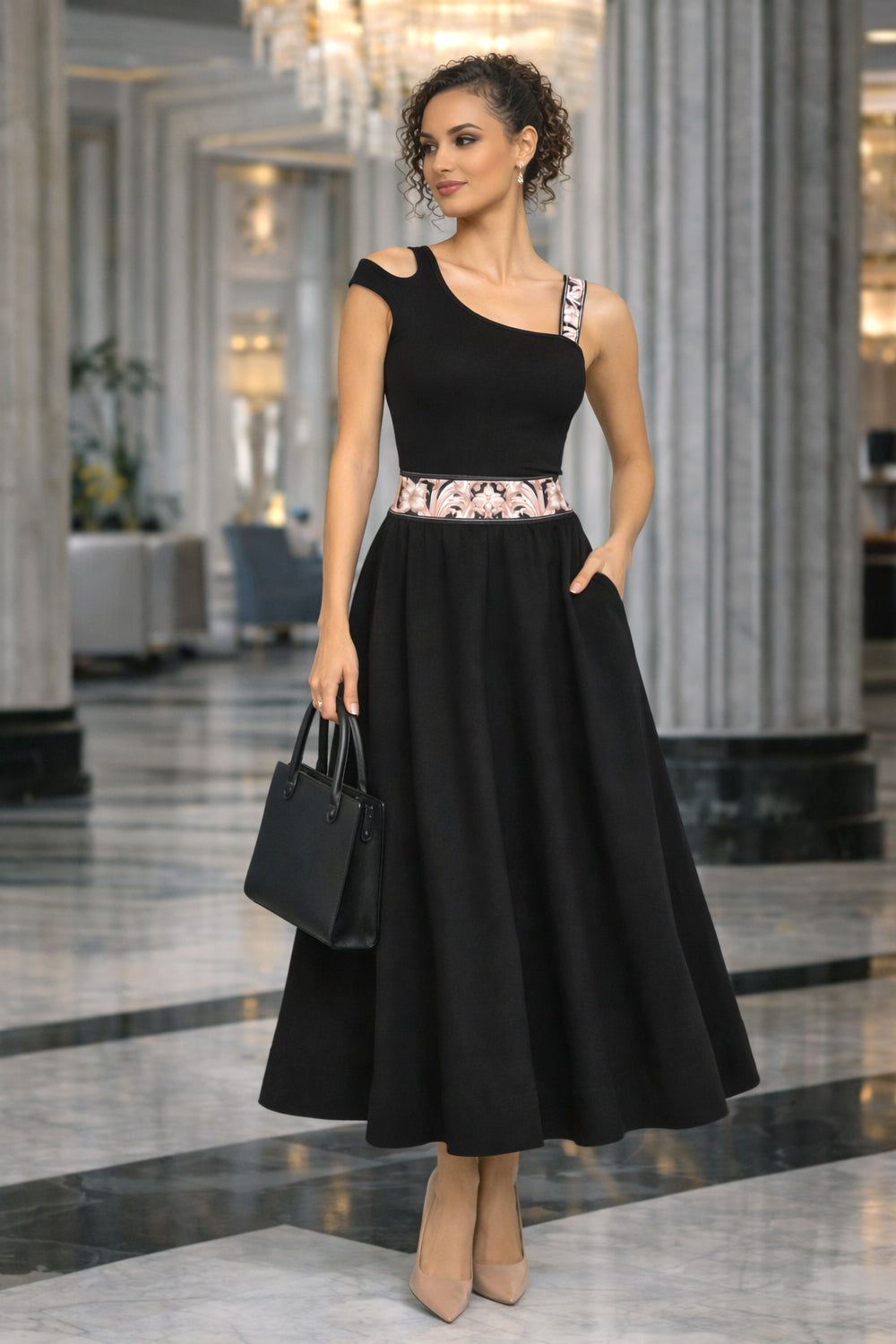 ДЪЛГА ПОЛА ОТ ЧЕРНА ВАТА С ЛАСТИК В ТАЛИЯТА И СТРАНИЧНИ ДЖОБОВЕ - ESSENTIALS