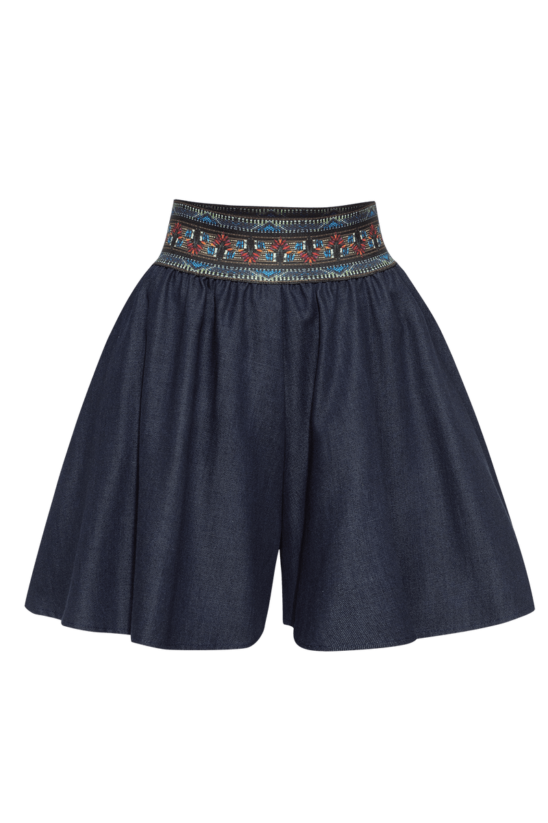 РАЗКРОЕНИ ДЪНКОВИ БЕРМУДИ ОТ ТЕНСЕЛ С ЛАСТИК - ESSENTIALS