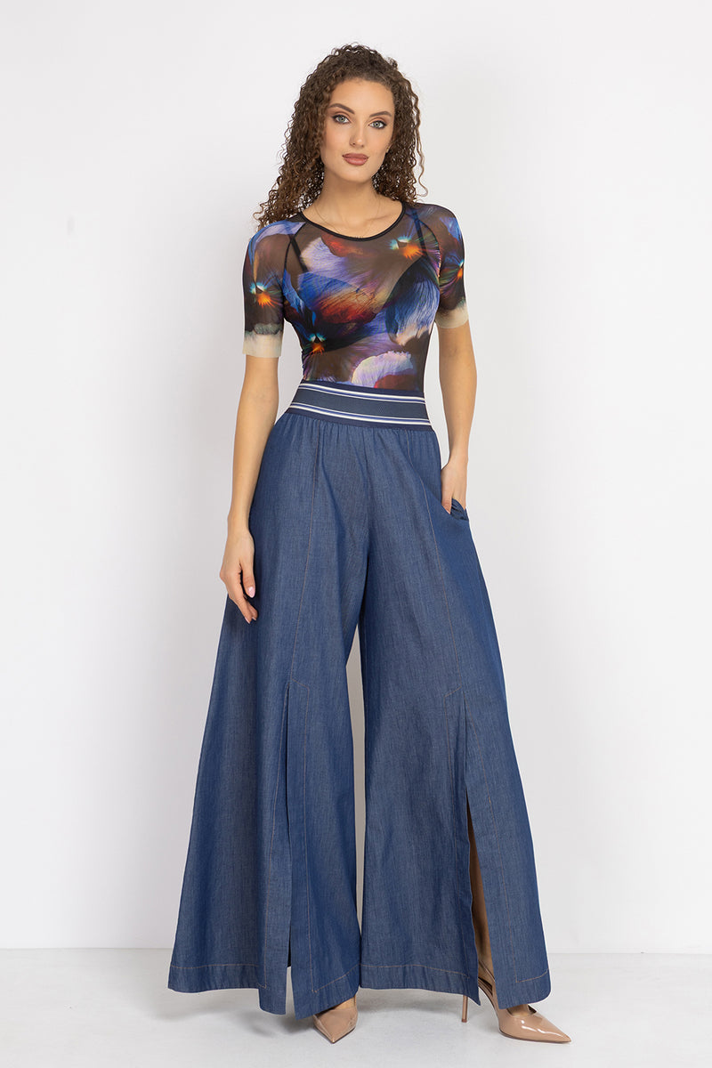 HIGH-WAISTED FLARED DENIM PANTS WITH FRONT SLITS - ESSENTIALS JIORO ПАНТАЛОН ОТ ТЪНЪК ДЕНИМ С ВИСОКА ТАЛИЯ И ЦЕПКИ – ESSENTIALS JIORO