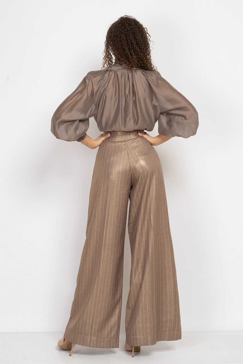 BOHEMIAN MOCHA LYOCELL BLOUSE WITH PUFF SLEEVES AND TIE-FRONT COLLAR - ESSENTIALS JIORO БОХЕМСКА РИЗА ОТ ЛИОЦЕЛ С БОГАТИ РЪКАВИ И ВРЪЗКА В МОКА JIORO