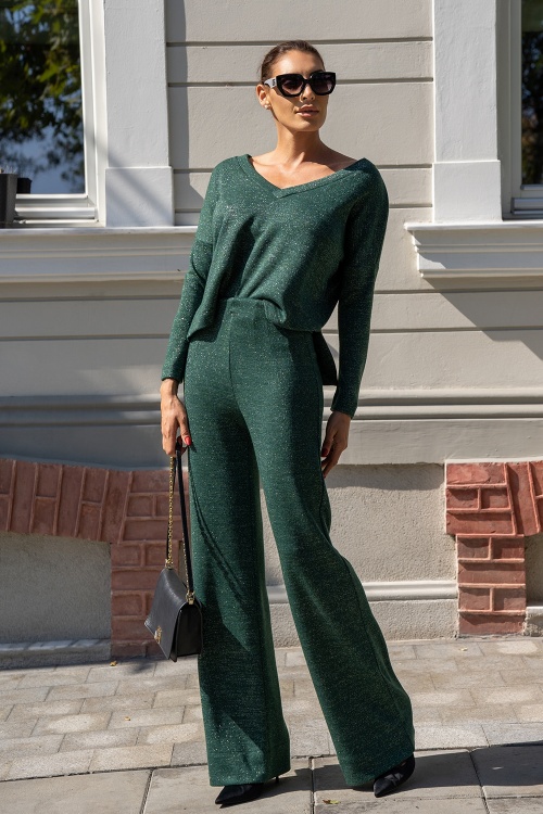 LOOSE BLOUSE BY LURQUES IN GREEN - ESSENTIALS - look 7