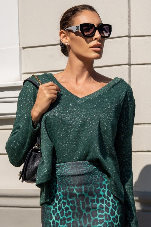 LOOSE BLOUSE BY LURQUES IN GREEN - ESSENTIALS - look 3