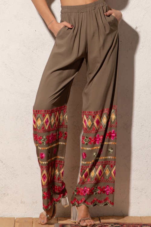 KHAKI VISCOSE LOOSE TROUSERS - ESSENTIALS - look 4