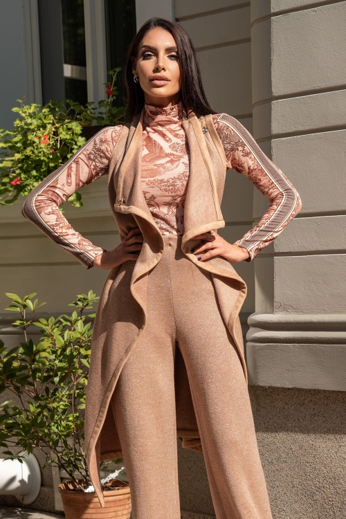 LONG SLEEVELESS KNIT VEST IN BEIGE - ESSENTIALS - look 10